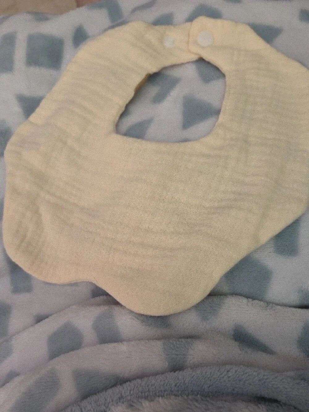 Bib Neutral Bear Print Baby Bib - Soft Cream Cotton NWOT